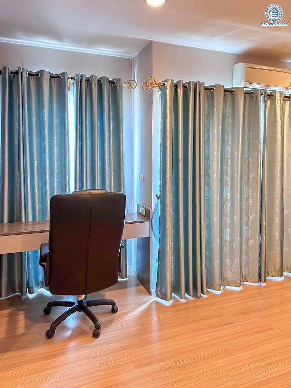 *****ทาวน์โฮม 3 ชั้นมือสอง โครงการ บ้านกลางเมือง งามวงศ์วาน หลังมุม เนื้อที่ 26.10 ตร.ว. ฟังก์ชัน 3 ห้องนอน 3 ห้องน้ำ 2 ที่จอดรถ บ้านสภาพดีเยี่ยม พร้อมเข้าอยู่ได้เลย โครงการบนทำเลเดินทางสะดวก เชื่อมต่อถนนวิภาวดี-รังสิต ถนนประชาชื่น ถนนงามวงศ์วาน ใกล้เดอะมอลล์ ไลฟ์สโตร์ งามวงศ์วาน